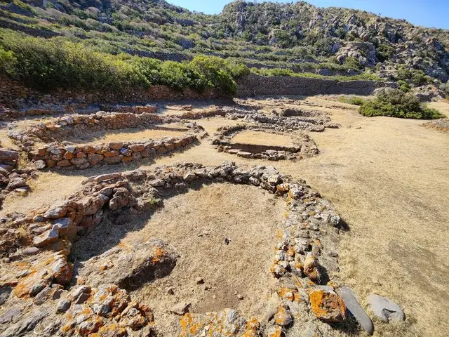 I resti del villaggio preistorico di Capo Graziano, a Filicudi